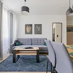 Glow Apartments, Apartament Luna Srodmiescie